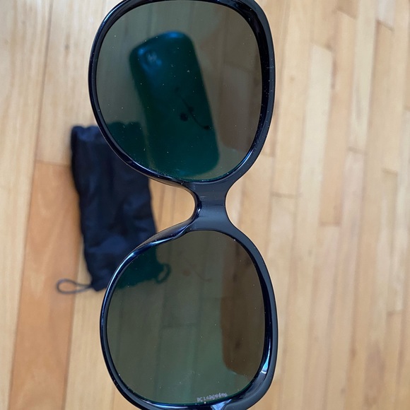 Chanel white quilted sunglasses - Picture 6 of 8